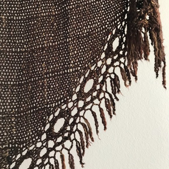 NEW Handmade Triangular Bulky Beauty Lace Sequoia Shawl, 102"L & 37"D - Picture 8 of 13